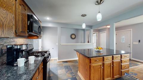 2006 W Grandview Dr, Johnsburg, IL 60051 photo 11