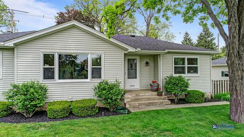 2006 W Grandview Dr, Johnsburg, IL 60051 photo 3