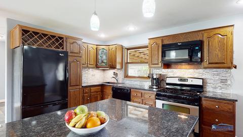 2006 W Grandview Dr, Johnsburg, IL 60051 photo 9