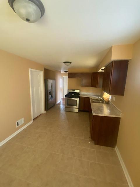 10 E 140th Ct, Riverdale, IL 60827 photo 2