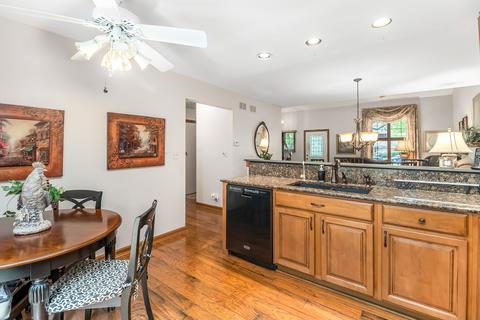 7 S331 Pinehurst Ct, Naperville, IL 60540 photo 6