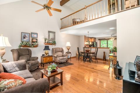 7 S331 Pinehurst Ct, Naperville, IL 60540 photo 2