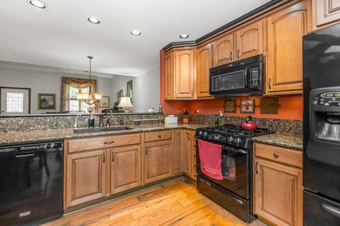 7 S331 Pinehurst Ct, Naperville, IL 60540 photo 8