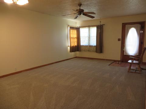 4 Durell Dr, Kankakee, IL 60901 photo 2