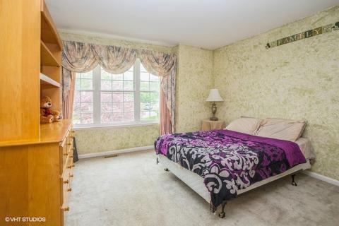 652 White Oak Ln, Bartlett, IL 60103 photo 7