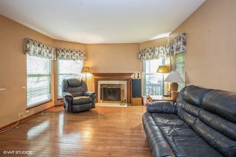 652 White Oak Ln, Bartlett, IL 60103 photo 5