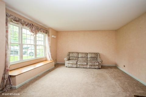 652 White Oak Ln, Bartlett, IL 60103 photo 2