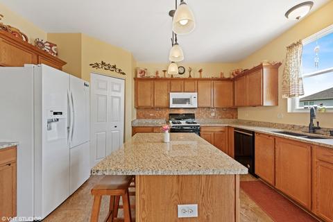 1613 Elysium Dr, Minooka, IL 60447 photo 6
