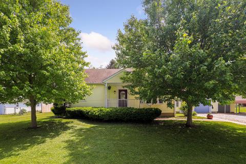 325 6th St, De Land, IL 61839 photo 2