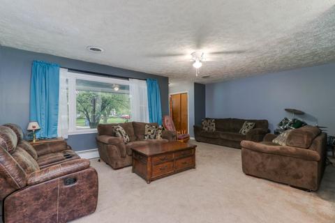 619 S Division St, Chenoa, IL 61726 photo 3