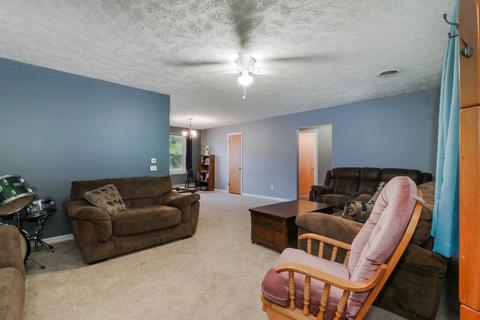 619 S Division St, Chenoa, IL 61726 photo 2