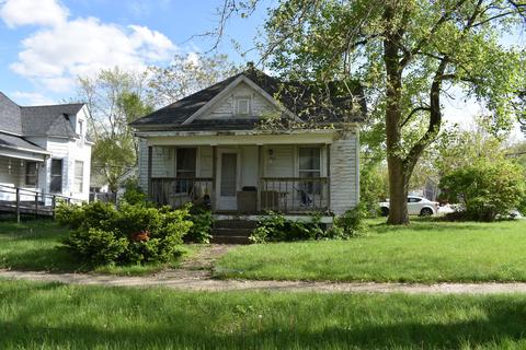 403 E Oak St, Watseka, IL 60970 photo 1