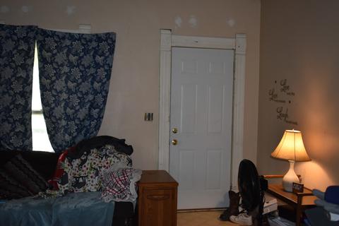 403 E Oak St, Watseka, IL 60970 photo 7
