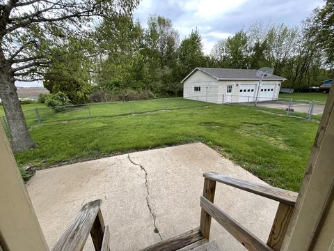 723 E Raymond Rd, Watseka, IL 60970 photo 15