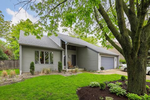 2702 Coppertree Rd, Champaign, IL 61822 photo 2