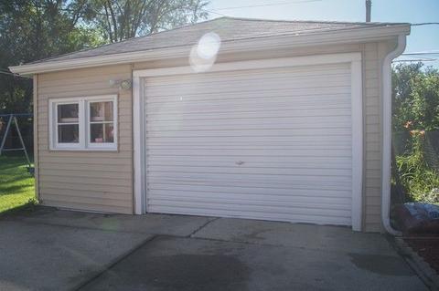 1221 Howard Ave, Berkeley, IL 60163 photo 2