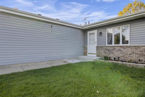 2170 Royal Blvd, Elgin, IL 60123 photo 3