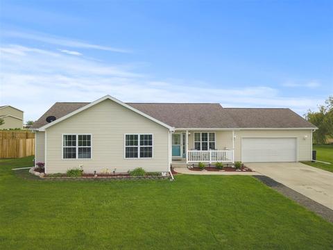 103 Poston Dr, Carlock, IL 61725 photo 2