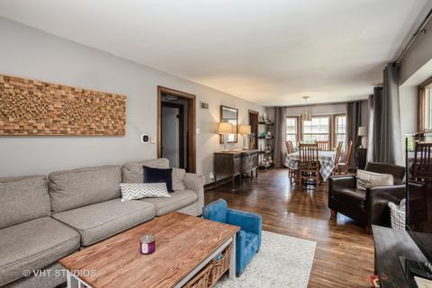 209 Rush St, Roselle, IL 60172 photo 2