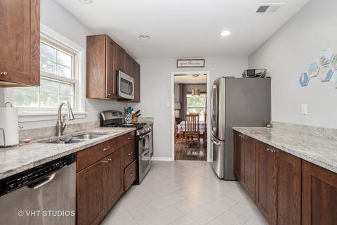 209 Rush St, Roselle, IL 60172 photo 4