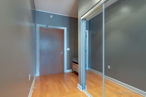 233 E 13th St #1908, Chicago, IL 60605 photo 4