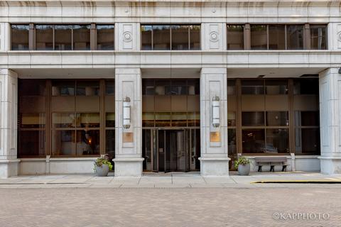 233 E 13th St #1908, Chicago, IL 60605 photo 2