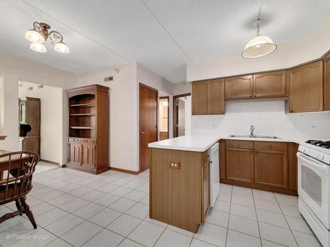 455 W Front St #209, Wheaton, IL 60187 photo 14