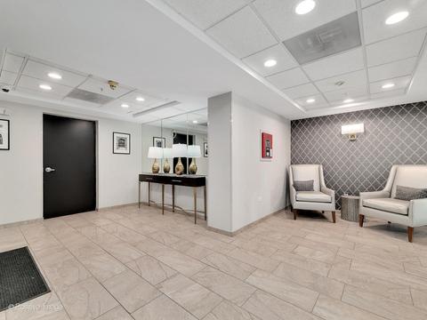 455 W Front St #209, Wheaton, IL 60187 photo 3