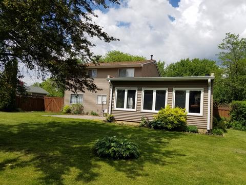 521 Fall Cir, Roselle, IL 60172 photo 2
