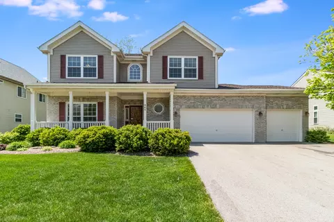 464 Raintree Dr, Oswego, IL 60543 photo 2