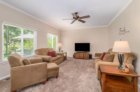464 Raintree Dr, Oswego, IL 60543 photo 9