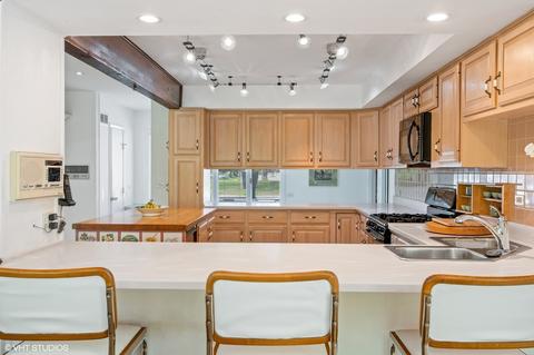 1400 Forest Dr, Glenview, IL 60025 photo 9