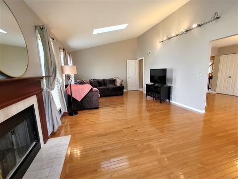 1150 Cobblers Xing, Elgin, IL 60120 photo 23