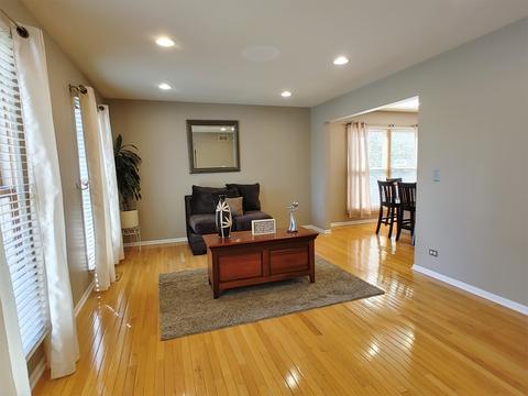 1150 Cobblers Xing, Elgin, IL 60120 photo 5
