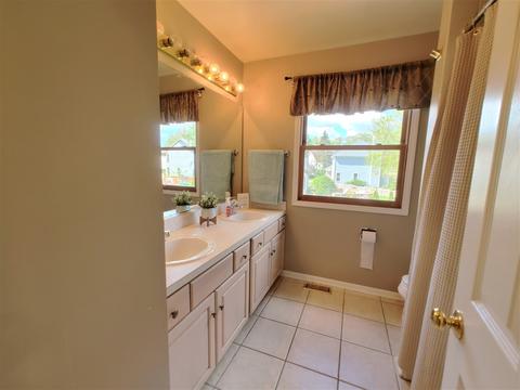 1150 Cobblers Xing, Elgin, IL 60120 photo 41