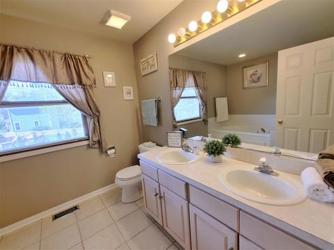 1150 Cobblers Xing, Elgin, IL 60120 photo 35