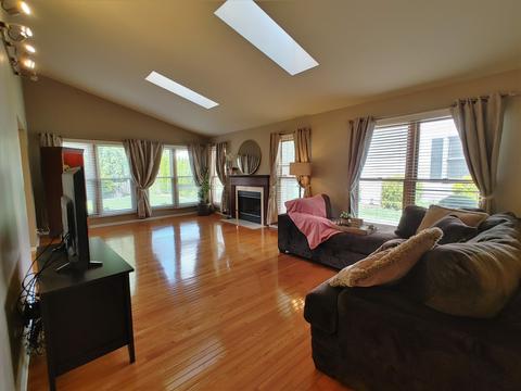 1150 Cobblers Xing, Elgin, IL 60120 photo 29
