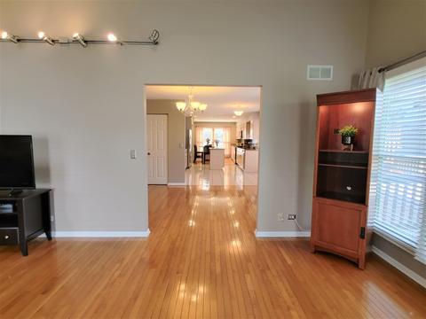 1150 Cobblers Xing, Elgin, IL 60120 photo 22