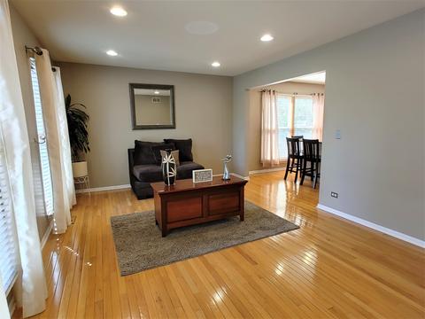 1150 Cobblers Xing, Elgin, IL 60120 photo 6