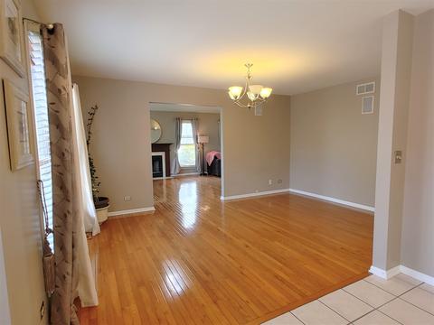 1150 Cobblers Xing, Elgin, IL 60120 photo 18