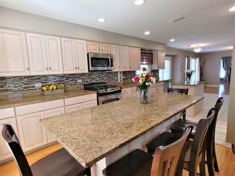 1150 Cobblers Xing, Elgin, IL 60120 photo 8