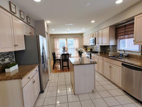 1150 Cobblers Xing, Elgin, IL 60120 photo 13