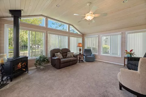 39 Forestview Ln, Aurora, IL 60502 photo 11