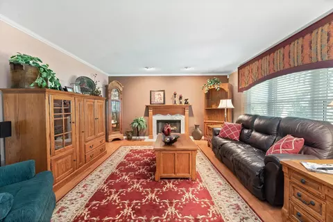 39 Forestview Ln, Aurora, IL 60502 photo 7