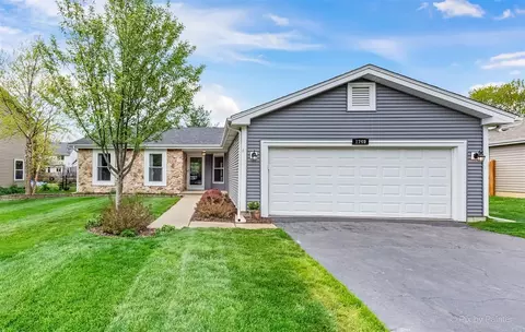 1749 Thorneapple Ln, Algonquin, IL 60102 photo 1
