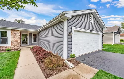 1749 Thorneapple Ln, Algonquin, IL 60102 photo 3