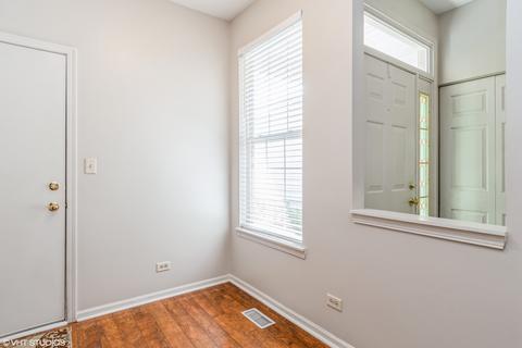 3043 Anton Dr, Aurora, IL 60504 photo 3