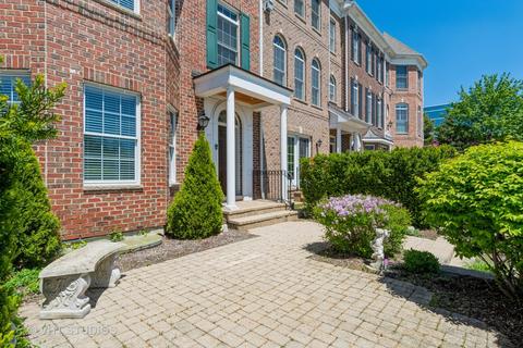 81 Spring Ave, Naperville, IL 60540 photo 2