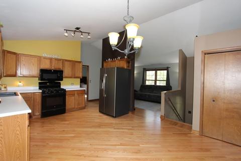 2613 W Emerald Ct, Mchenry, IL 60051 photo 5