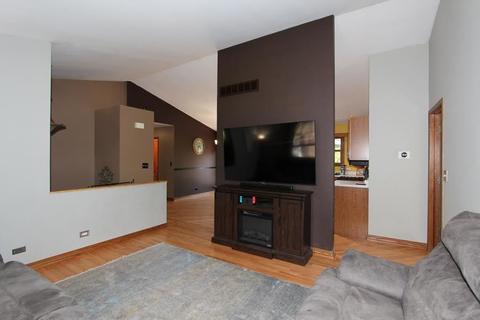 2613 W Emerald Ct, Mchenry, IL 60051 photo 2